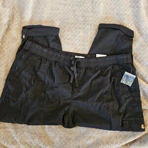Women's black capri pants